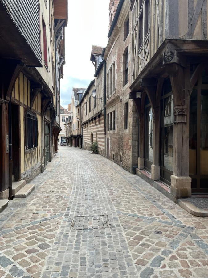 Ferienwohnung Coeur De Bouchon Troyes Exterior foto